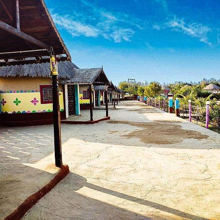 Royal King Hotel Dhordo Luaran gambar