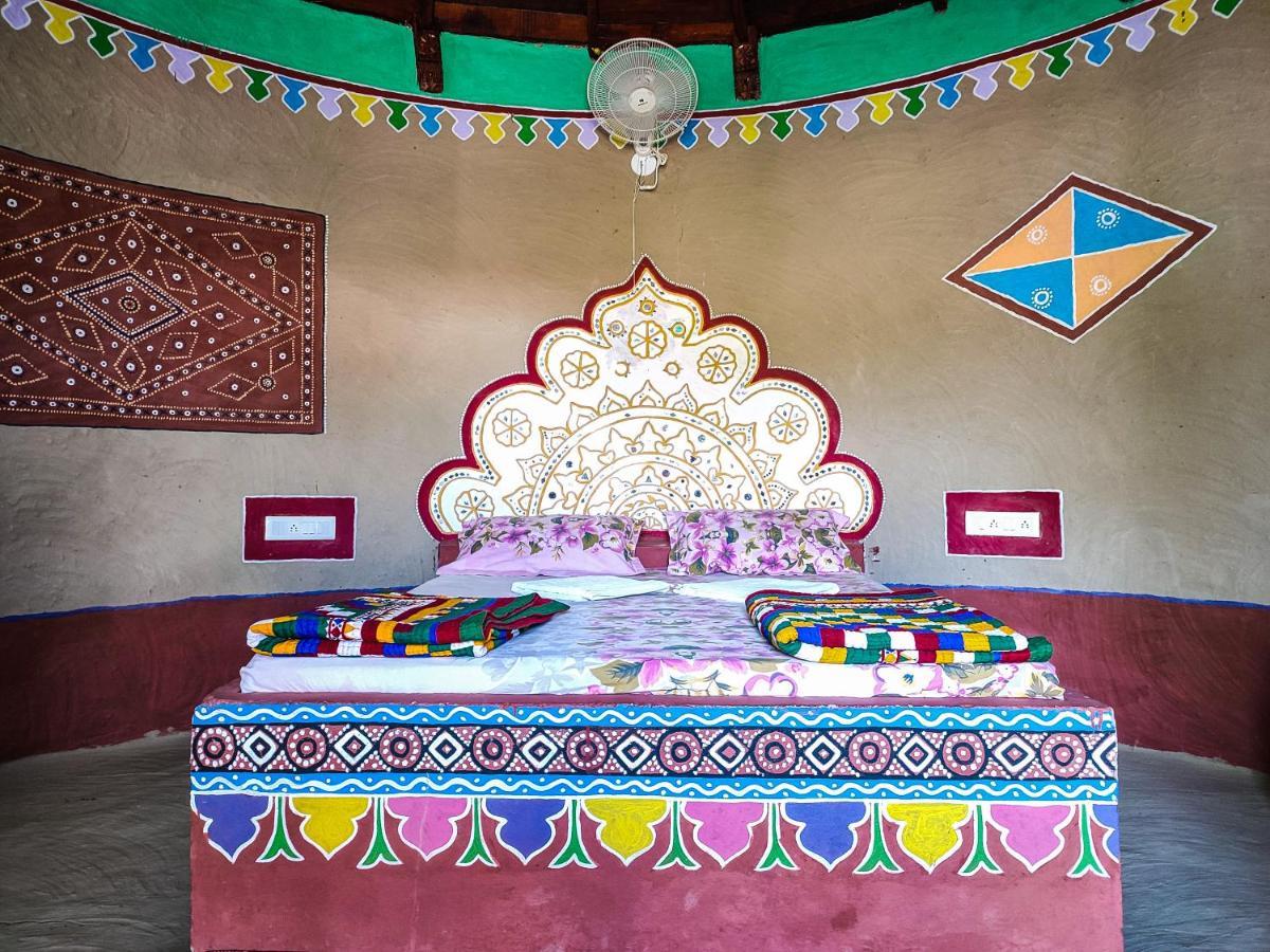 Royal King Hotel Dhordo Luaran gambar