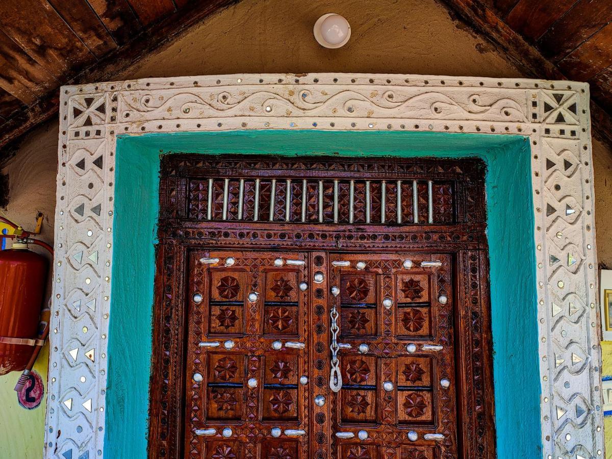 Royal King Hotel Dhordo Luaran gambar