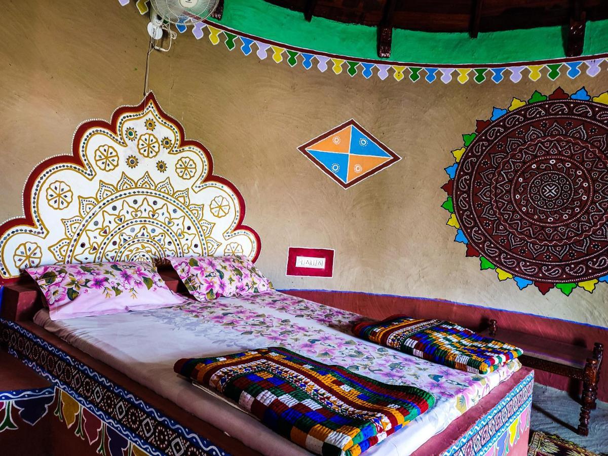 Royal King Hotel Dhordo Luaran gambar