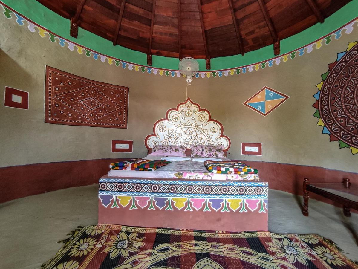 Royal King Hotel Dhordo Luaran gambar
